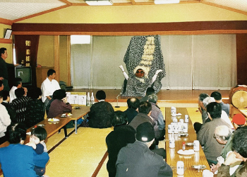 大場沢獅子舞（大場沢会館での獅子舞）